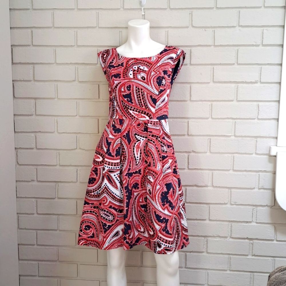 Tommy Hilfiger Multicolor Paisley Pleated Lined Dress. Sze 2 NWOT